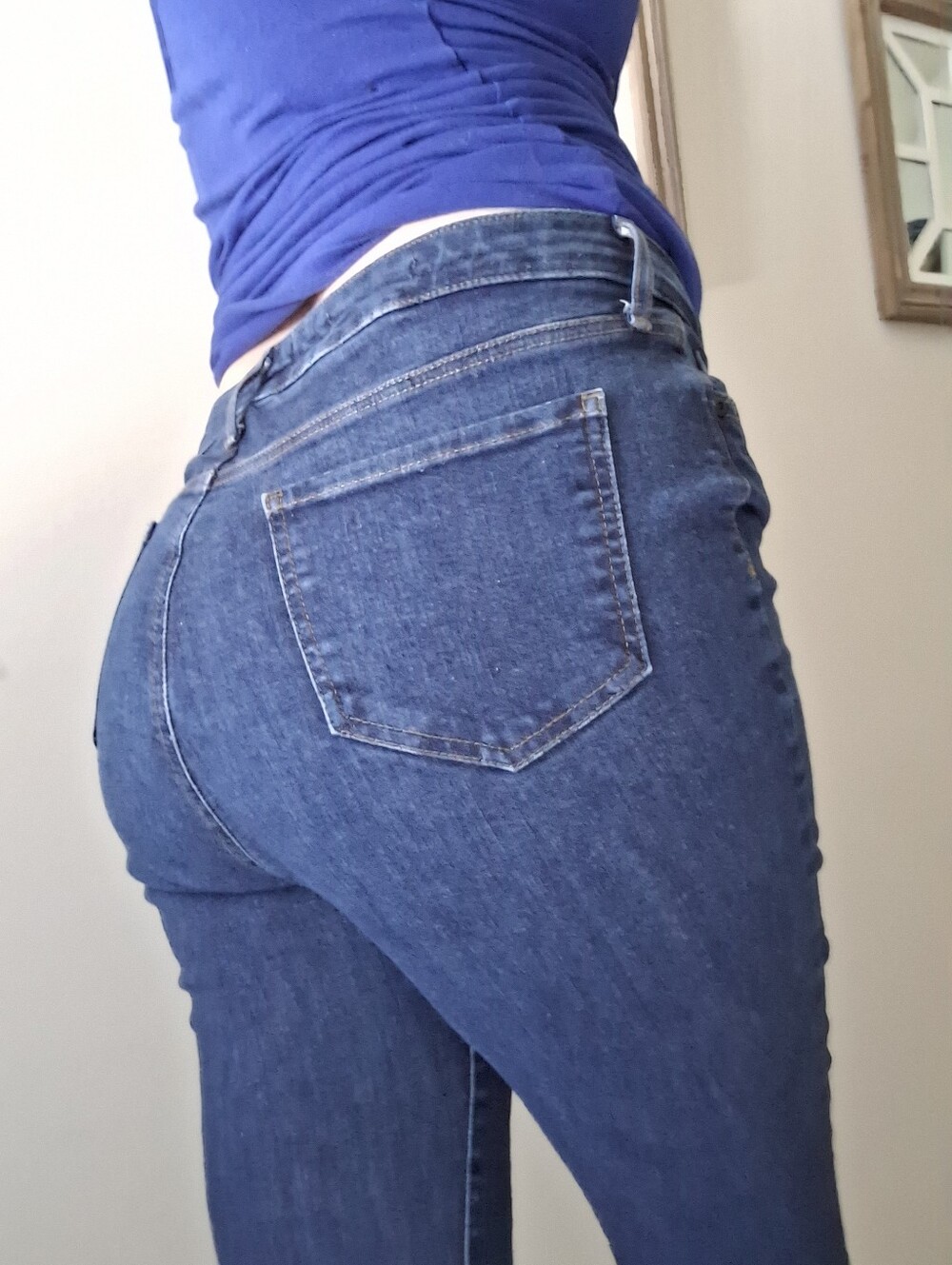 Woman's NYDJ Skinny Jeans Size 10